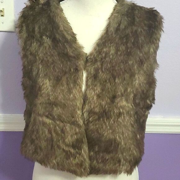 Lanshifei Brownish Boho Faux Fur Fuzzy Micro Sleeveless Mob's Wife Vest - Picture 1 of 8